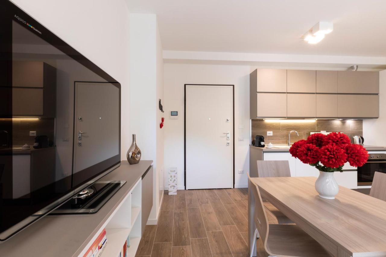 West Milan - Modern And Comfortable Apartment Esterno foto